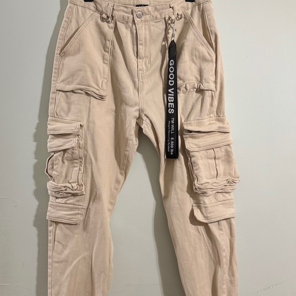Women's Cream Cargo Jeans - Picture 8 of 8